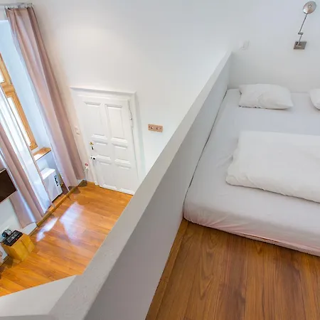 Lucy In The Sky With Diamonds Guest house
